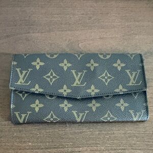 Louis Vuitton Monogram Wallet